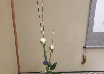 生花・新風体に挑戦！～６月の生け花サロン